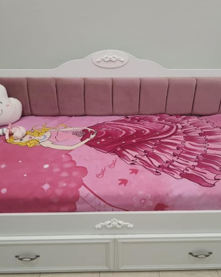 HELEN ΚΑΝΑΠΕΣ ΚΡΕΒΑΤΙ